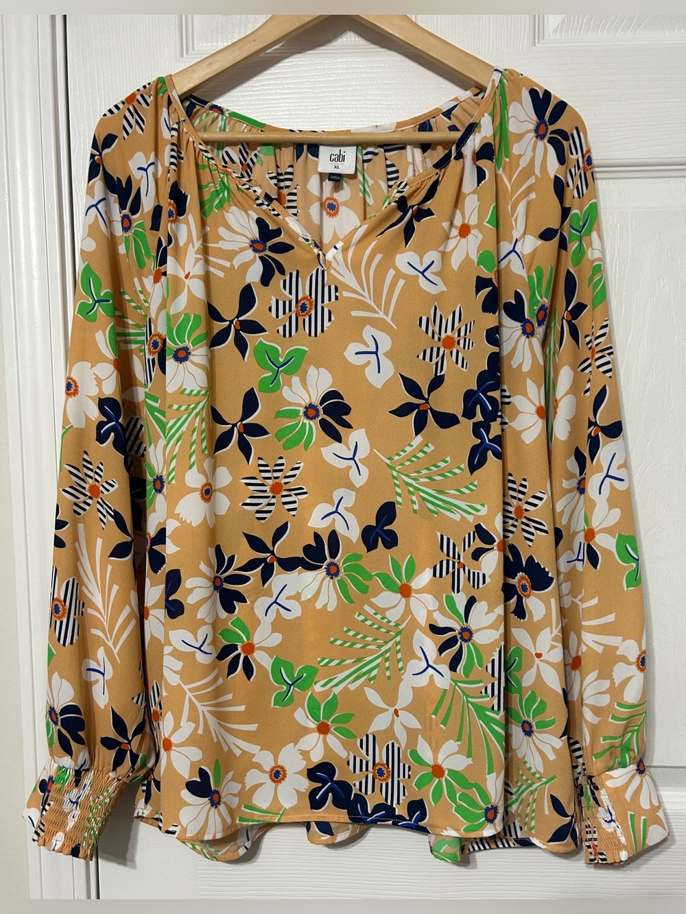 Cabi Island Tropical Blouse Top Smocked Balloon Sleeves Split Neck Floral Sz XL
